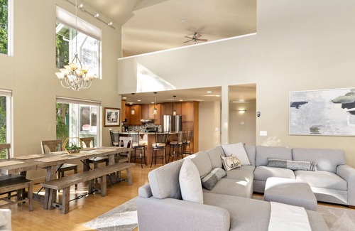Grapeview House | Stunning Mason Lake Waterfront Home