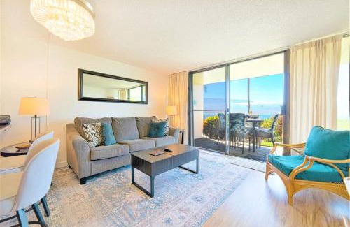 Maalaea Apartment | Stunning Maui Direct Ocean front on the beach, Walk to beach from Condo, Watch Turtles, Whales, AC in all rooms ocean view Pool and Spa