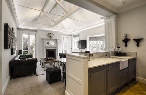 City of Westminster Apartment | Stunning Mayfair Penthouse close to Selfridges