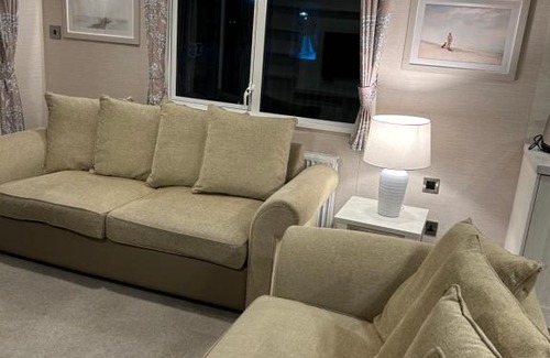 Filey Apartment | Stunning mini lodge with sea view