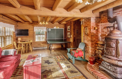 Hood River House | Stunning Mountain Cabin, Great Mountain Views, A/C