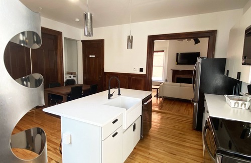 Parkside House | Stunning - modern 2 bedroom Victorian mansion pad