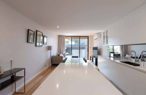 Erskineville House | Stunning Modern Home in Erskineville w AC and Parking