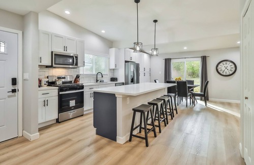 North Hills West House | Stunning Modern Home in the Heart of North Hills – 15907 Tuba St, CA 91343