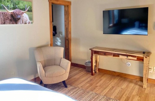 Gold Mountain House | Stunning Modern Mountain Cabin | Privacy | Nakoma Resort | Heat/AC