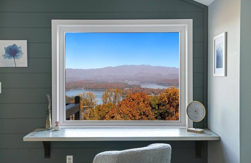 Hiawassee Cabin | Stunning mountain top panoramic view getaway cabin
