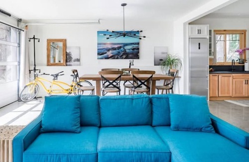Port Angeles House | Stunning Mountain Views from an Exquisite Guest House!