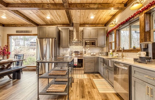 Chalet Village North Cabin | Stunning Mountain Views Brand New Cabin