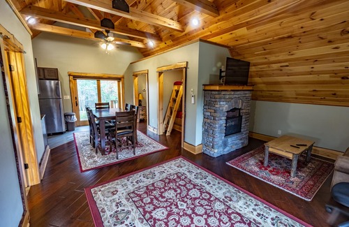 North Creek House | Stunning Mountaintop Retreat with High End Amenities and Four Fireplaces