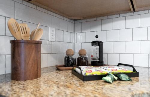 West End Apartment | Stunning Nashville Condo Minutes from Broadway