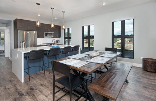 Silverthorne Condo | Stunning new 2BR with Private Hot Tub On the River