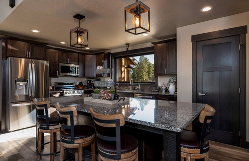 Deadwood Cabin | Stunning New Cabin in Powder House Pass with Hot Tub & Theater Room