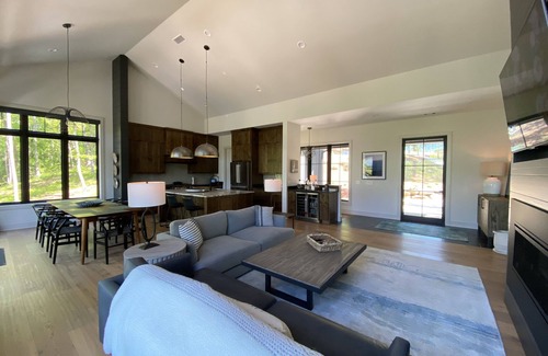 Six Mile House | Stunning new construction Lake Keowee contemporary waterfront home!