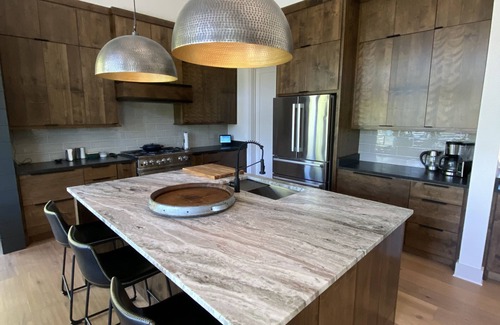 Six Mile House | Stunning new construction Lake Keowee contemporary waterfront home!