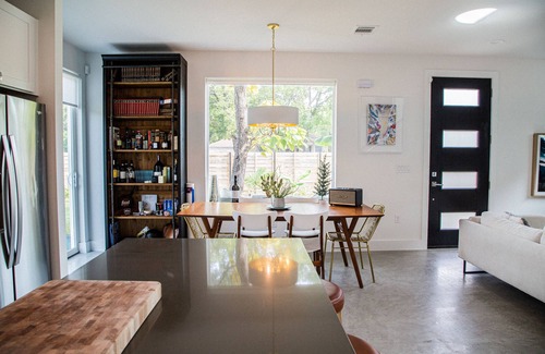 Montopolis House | Stunning new home in East Austin. Close to Down Town!
