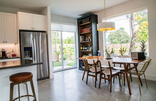 Montopolis House | Stunning new home in East Austin. Close to Down Town!