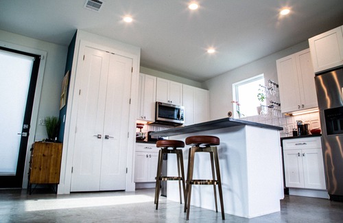 Montopolis House | Stunning new home in East Austin. Close to Down Town!