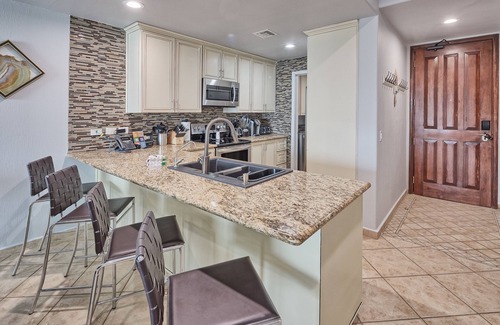Puerto Penasco Condo | STUNNING, Newly Renovated, Oceanfront Condo- Sleeps 6.