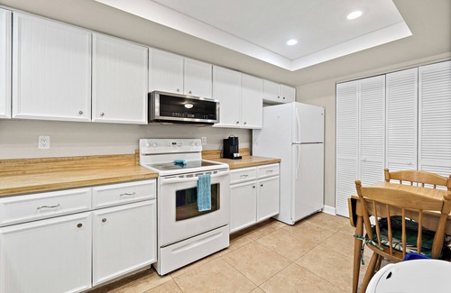 Seacoast Shores Condo | Stunning Oceanfront 2BR/2BA Condo with Breathtaking Views and Beach Access!