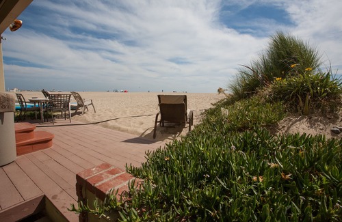 Silver Strand House | Stunning Ocean and Islands View from this beach front one-bedroom apartment!