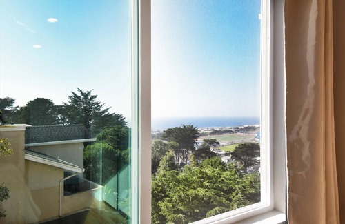 Sharp Park Villa | Stunning Ocean Mountain View Near SF+Beach 3 Suite