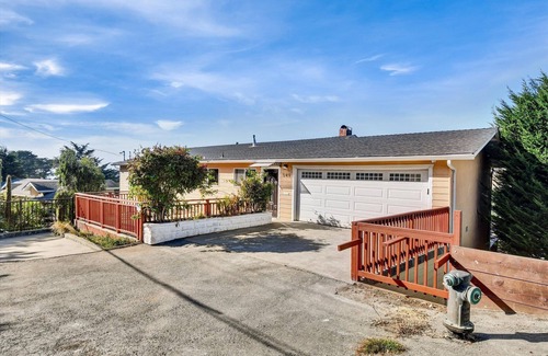 Sharp Park Villa | Stunning Ocean Mountain View Near SF+Beach 3 Suite