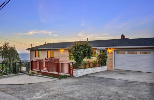 Sharp Park Villa | Stunning Ocean Mountain View Near SF+Beach 3 Suite