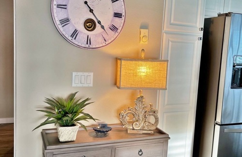 Washington Condo | Stunning Ocean View ~ Saltwater Pool ~ Hot tub ~ 2BR/2 Bath