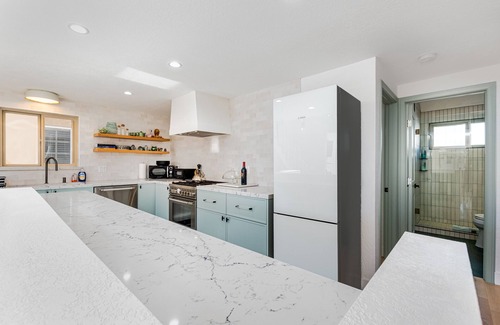 Hollywood House | STUNNING! Ocean Views! Lux Remodeled Modern Beach House. +PELETON .