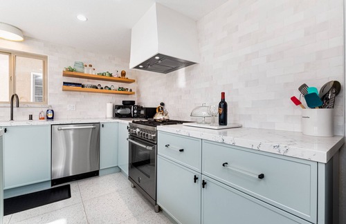 Hollywood House | STUNNING! Ocean Views! Lux Remodeled Modern Beach House. +PELETON .