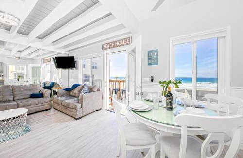 Mission Beach House | Stunning Ocean Views - Recently Renovated Home & Warm Sunsets