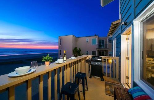 Mission Beach House | Stunning Ocean Views - Recently Renovated Home & Warm Sunsets