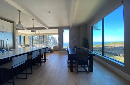 Gold Beach House | Stunning Oceanfront Home with Panoramic Views
