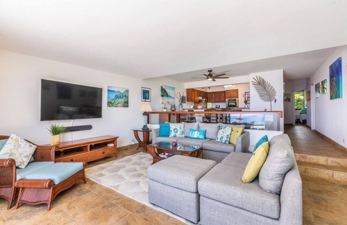 Princeville Condo | Stunning Oceanfront Sunset-Bali Hai Views with A/C + Hideaways Beach below