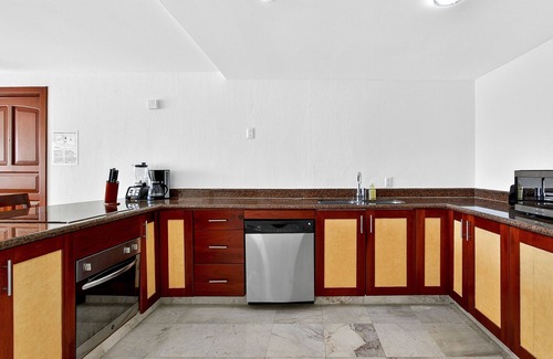 Conchas Chinas House | Stunning oceanview suite with cliffside infinity pool, terrace & gourmet kitchen