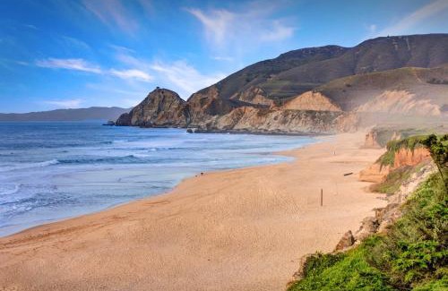 Montara House | Stunning Oceanview Coastal Home Beach Trails Family Activities