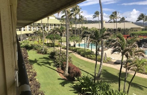Hanamaulu Condo | Stunning Oceanview Room, Beachfront Resort, 4 Pools, 2 Jacuzzis, Restaurants