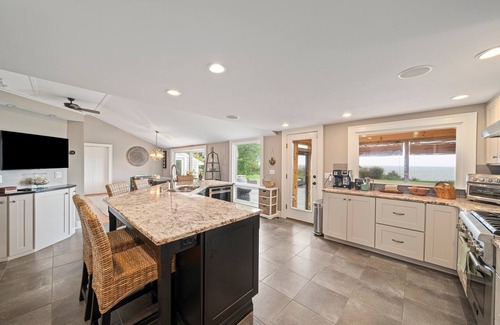 Plymouth House | Stunning Oceanview: Walk to Private Beach