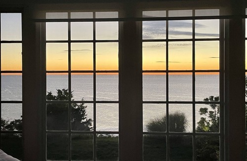 Plymouth House | Stunning Oceanview: Walk to Private Beach