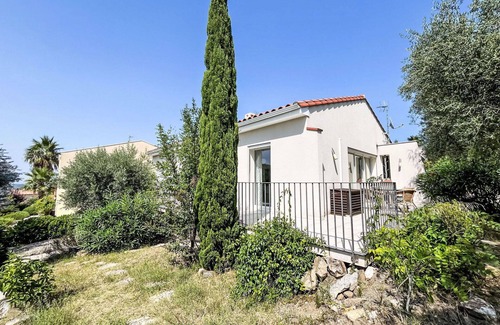 Montesquieu-des-Alberes House | Stunning private villa for 6 people with A/C, WIFI, private pool, TV and patio