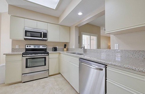 Palm Desert Condo | Stunning Palm Desert Getaway