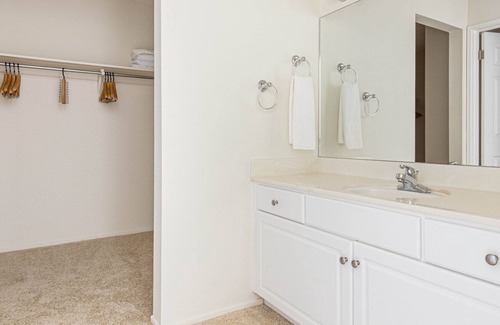 Palo Alto Apartment | Stunning Palo Alto 2BR w/ Gym, Pool, near 82, 101, and 280, by Blueground