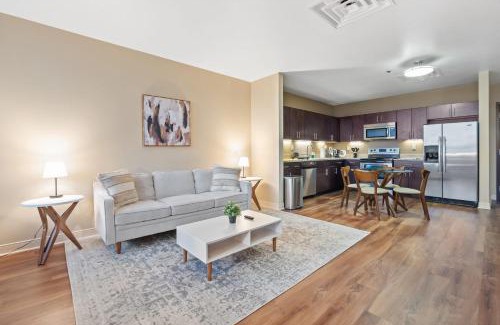 Downtown Pittsburgh Apartment | Stunning Panoramas 1-Bedroom Deluxe Central Pittsburgh