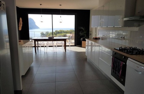Cassis Villa | Stunning panoramic view, 150m from the sea, 4 Bedroom Villa