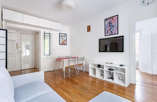 Cachan Apartment | Stunning Parkview Apartment close to Paris