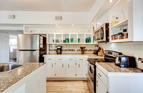 Bayou Grande Villa House | Stunning Pensacola Home, 8 Mi to Downtown!