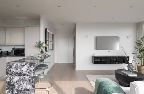 Central Milton Keynes Apartment | Stunning Penthouse | Incredible Views | Central MK