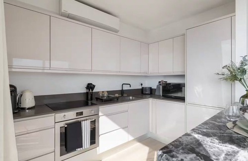 Central Milton Keynes Apartment | Stunning Penthouse | Incredible Views | Central MK