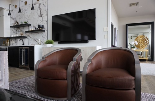 High Point House | Stunning Penthouse Located in Historic Market Square 15-A