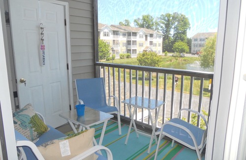 Rehoboth Beach Condo | Stunning pool view from your private condo oasis